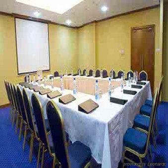 Staybridge Financial Centre By Ihg 4* Dubai